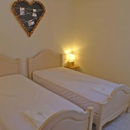 T3 Cosy Avec Terrasse, Arret Ski-bus, Parking Prive, Animaux Admis, Proche Centre-village - Fr-1-629-96